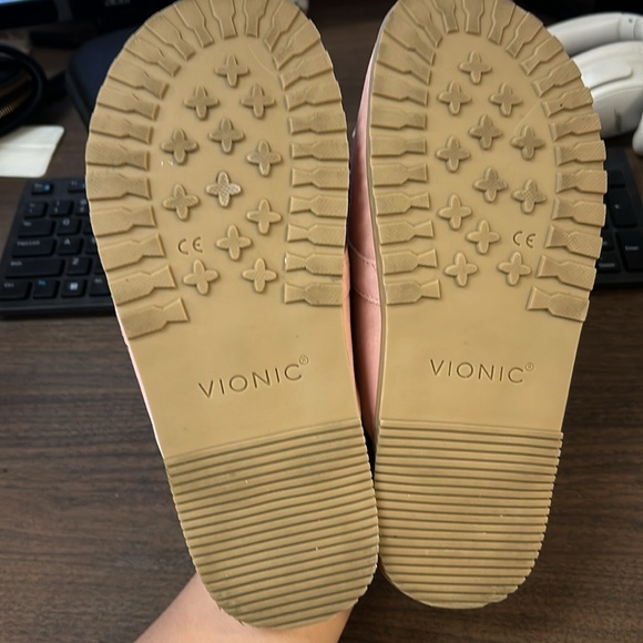 Vionic Georgie Mule - Picture 3 of 4